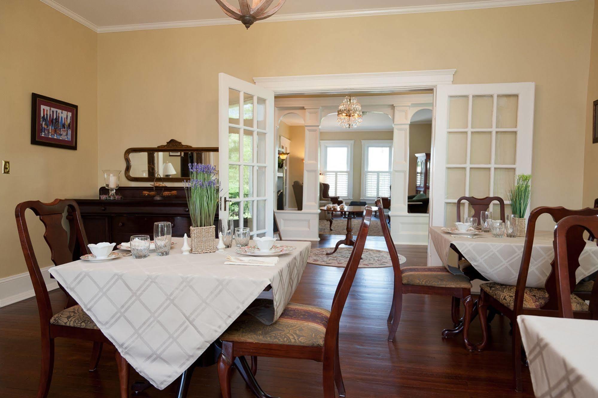 Steeles Tavern Manor Bed & Breakfast Raphine Eksteriør billede